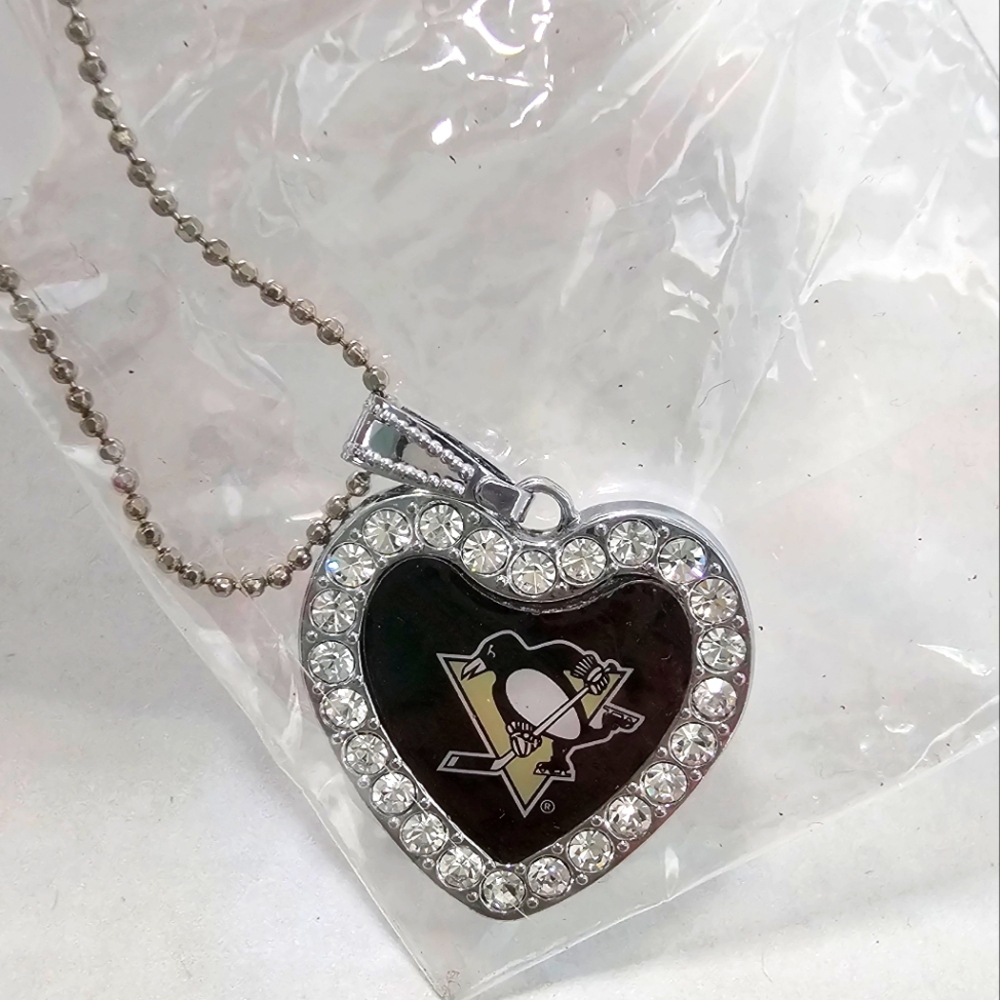 Pittsburgh Penguins Heart-Shaped Pendant Necklace